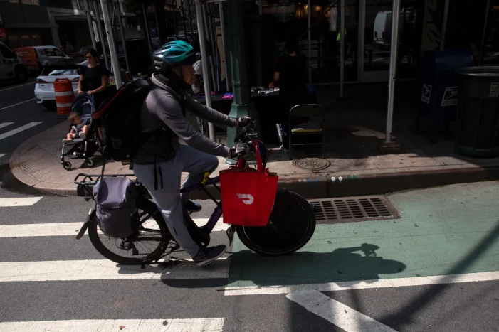 Food Apps Get Fresh Pause on Delivery Minimum Wage