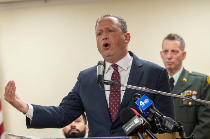 NYC Leaders Debate Cooperation with Trump Administration on Immigration Enforcement