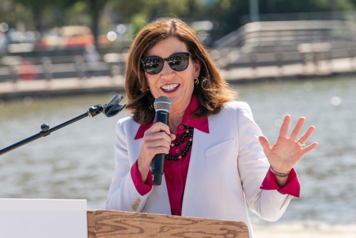 Kathy Hochul Takes Aim at Texas Redistricting Plan, Vows to Fight Fire with Fire